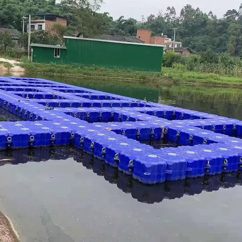 Pontoon plastic